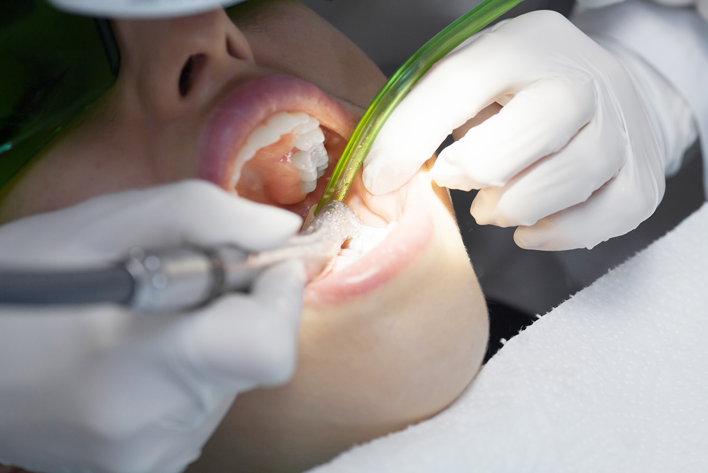 What emergency dental issues can we treat